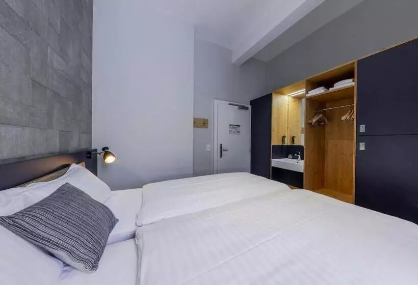 ホテル Villars Lodge