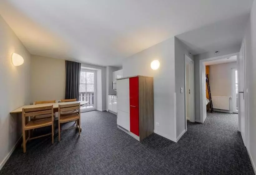 ホテル Villars Lodge