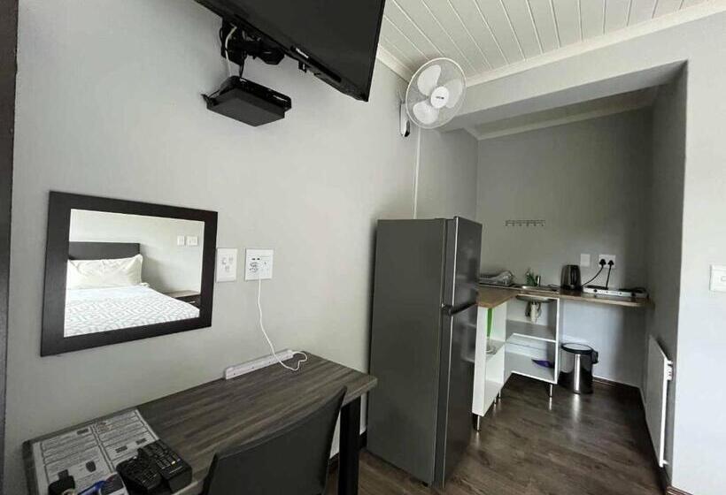 بنسيون Halleria Self Catering