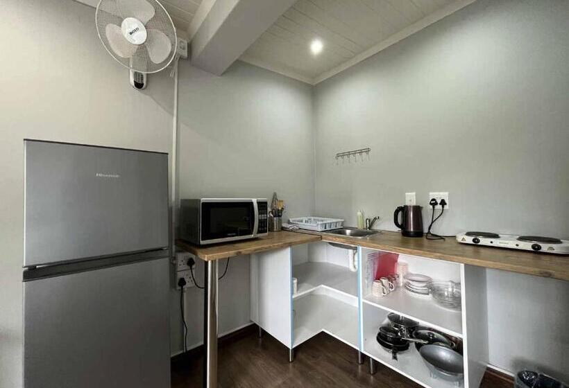 بنسيون Halleria Self Catering