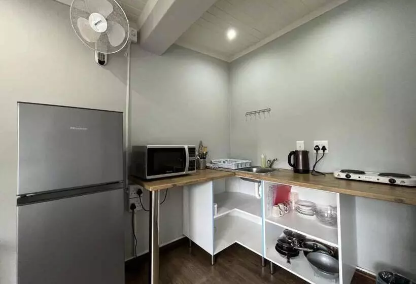 ペンション Halleria Self Catering