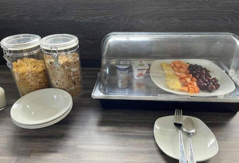 بنسيون Halleria Self Catering