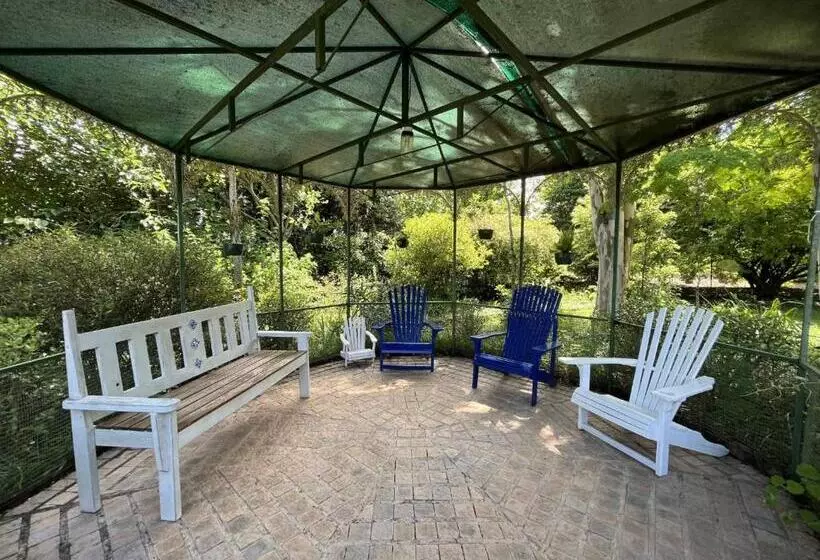 ペンション Halleria Self Catering