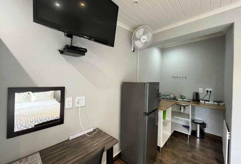 بنسيون Halleria Self Catering