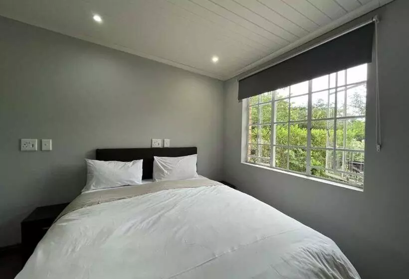 ペンション Halleria Self Catering