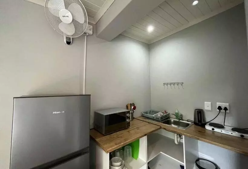 ペンション Halleria Self Catering