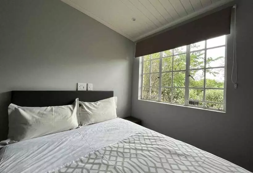 ペンション Halleria Self Catering