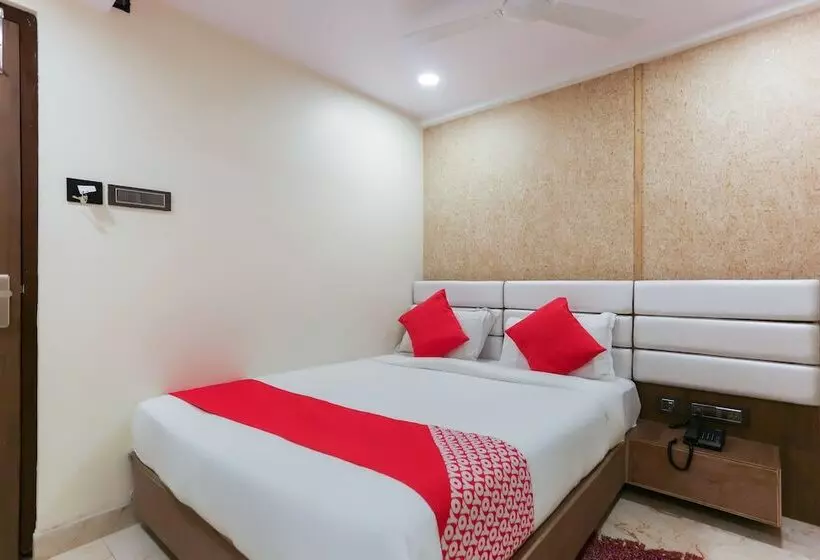 ホテル Oyo 47587  Ganesh Bhawan