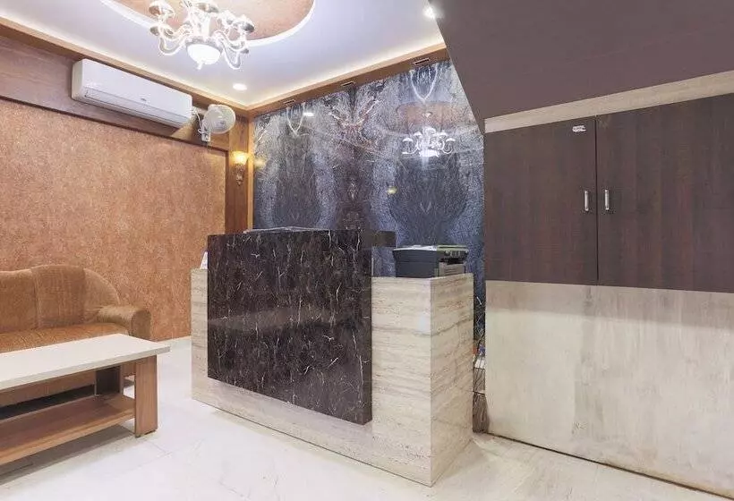 ホテル Oyo 47587  Ganesh Bhawan