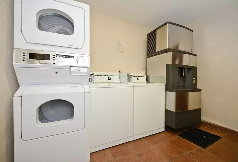 هتل Clubhouse Inn