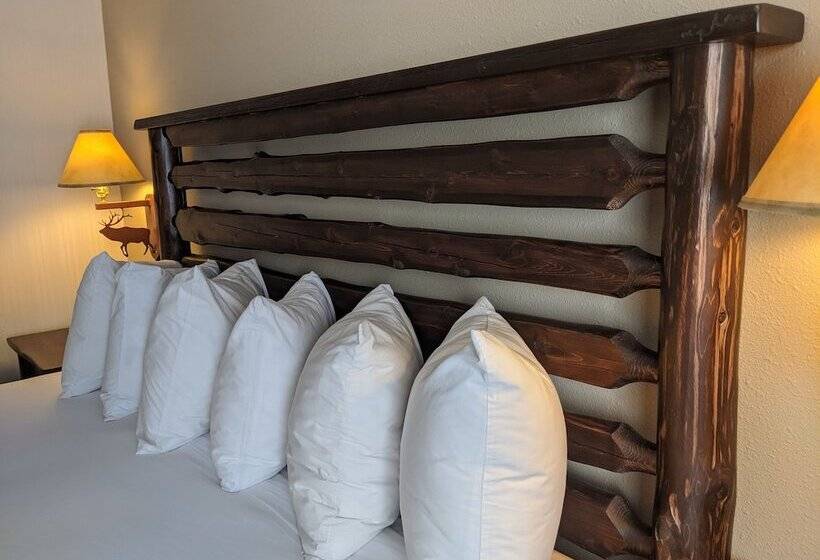 فندق Clubhouse Inn