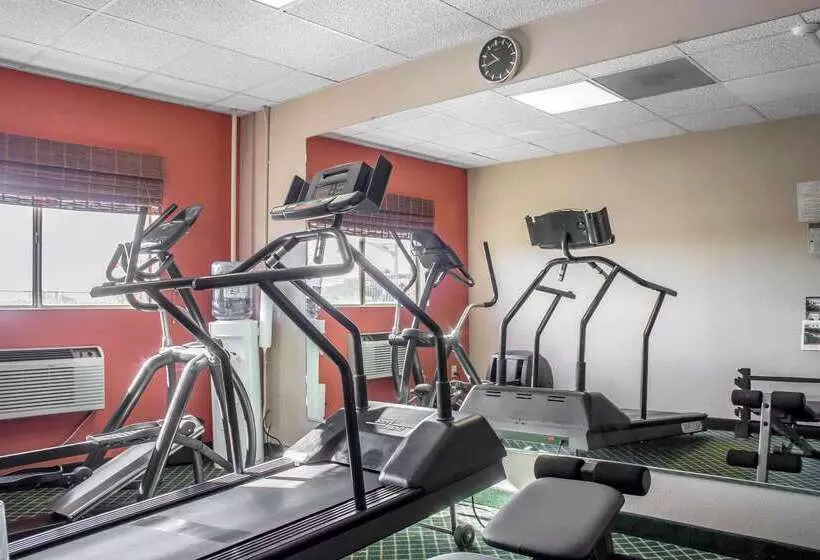 هتل Comfort Inn & Suites Near Kino Sports Complex