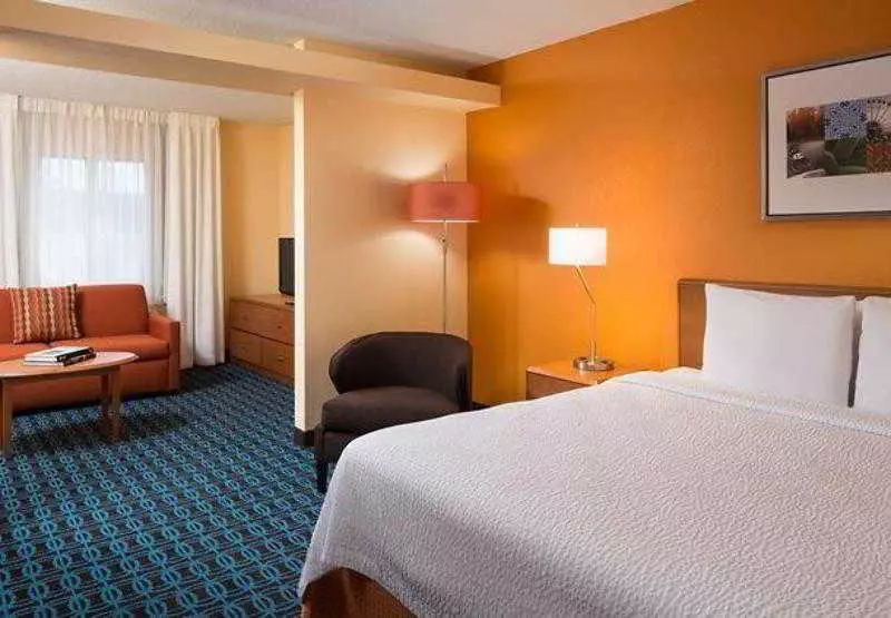 هتل Comfort Inn & Suites Phoenix North Deer Valley