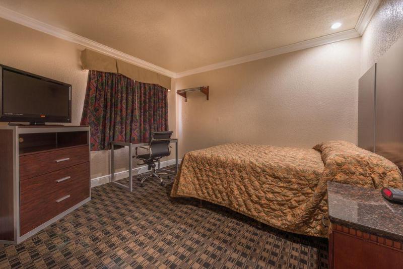 בית מלון כפרי Edge Water Inn