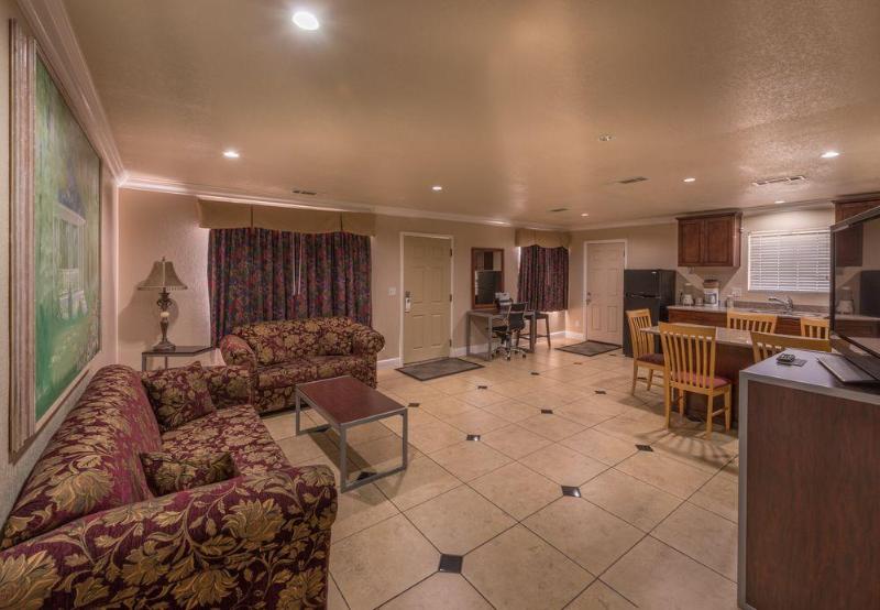 בית מלון כפרי Edge Water Inn