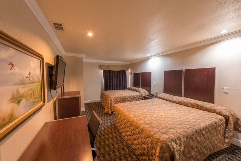 בית מלון כפרי Edge Water Inn