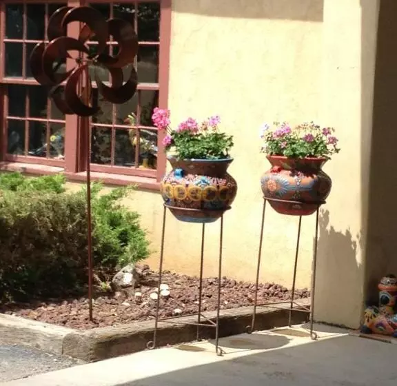 Отель El Pueblo Lodge