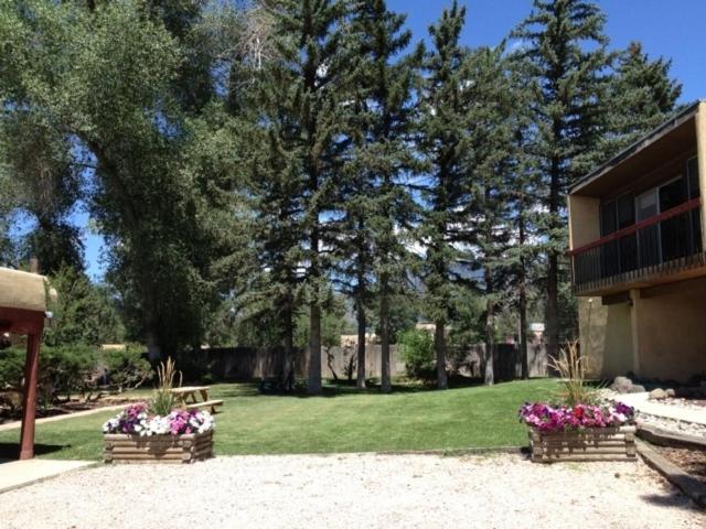 هتل El Pueblo Lodge