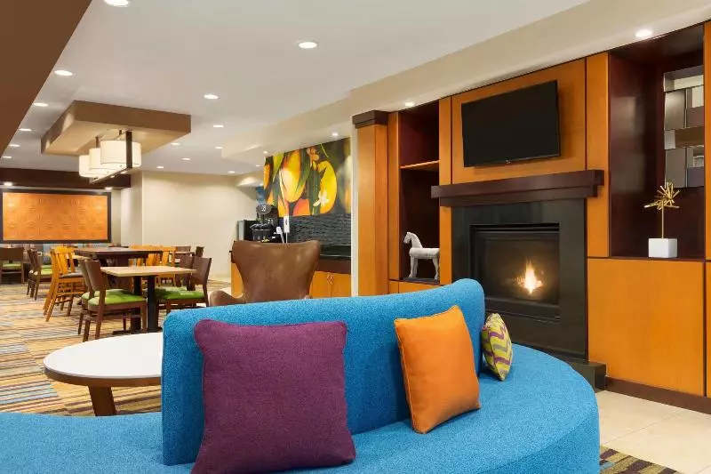 ホテル Comfort Inn & Suites