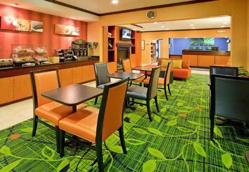 ホテル Comfort Inn & Suites