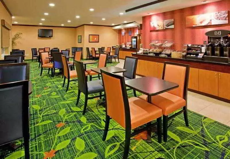 ホテル Comfort Inn & Suites