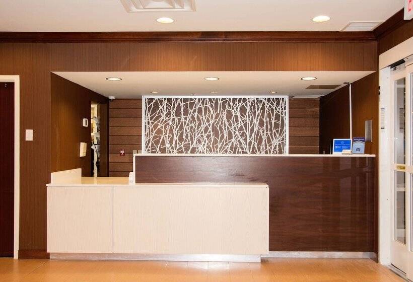 Отель Fairfield Inn & Suites Butler