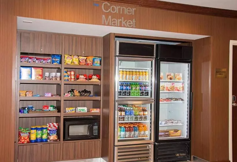 هتل Fairfield Inn & Suites Butler