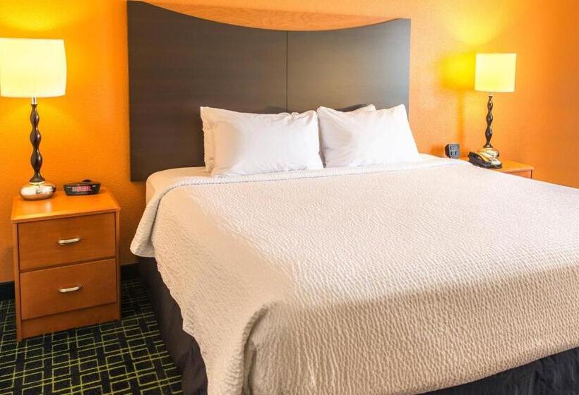 هتل Fairfield Inn & Suites Canton