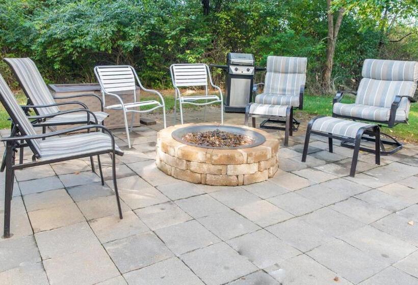 هتل Fairfield Inn & Suites Canton