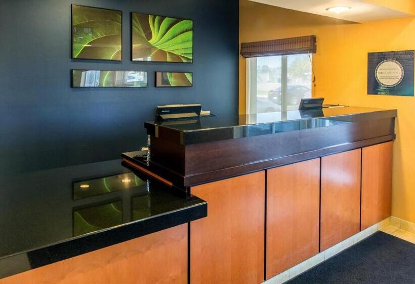 هتل Fairfield Inn & Suites Canton