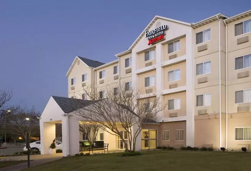 호텔 Fairfield Inn & Suites Fort Worth University Drive