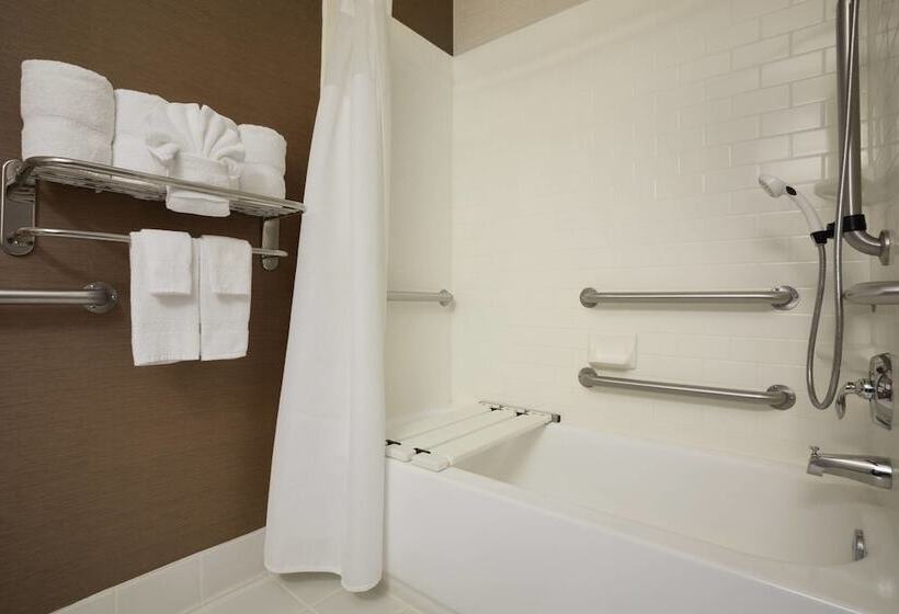 فندق Fairfield Inn & Suites Fort Worth University Drive