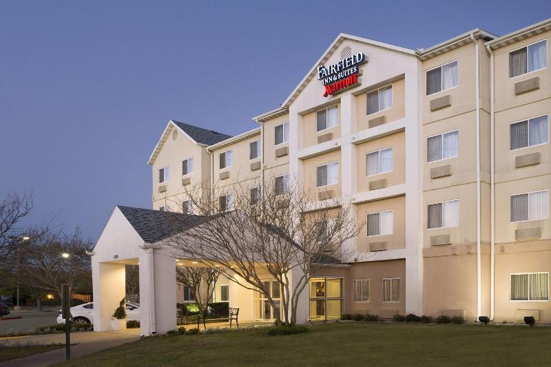 هتل Fairfield Inn & Suites Fort Worth University Drive