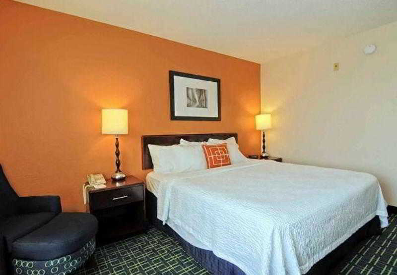 Отель Fairfield Inn And Suites By Marriott Potomac Mills Woodbridge