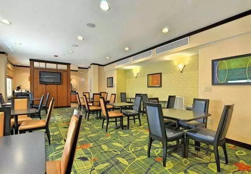 Отель Fairfield Inn And Suites By Marriott Potomac Mills Woodbridge