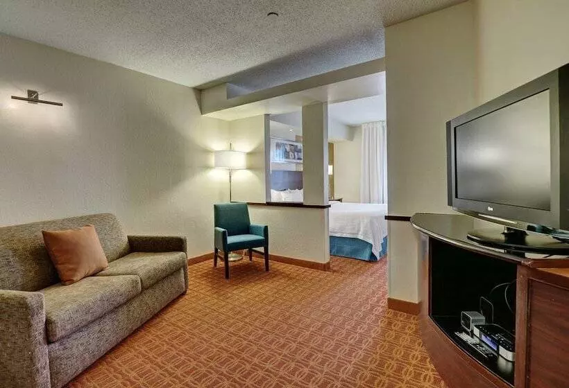 Отель Fairfield Inn And Suites By Marriott Potomac Mills Woodbridge