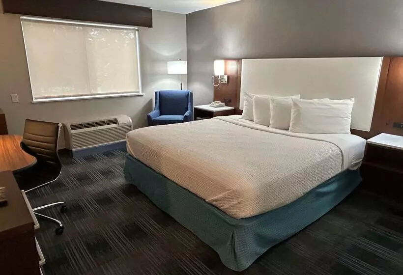 هتل Best Western Ottumwa Inn & Suites