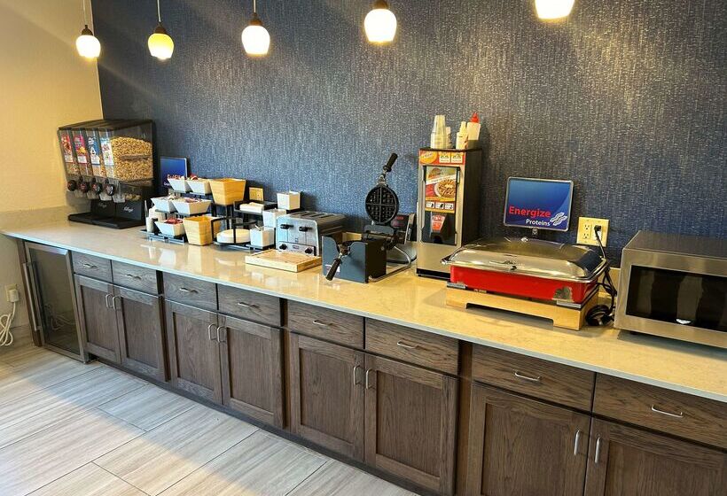 בית מלון כפרי Best Western Ottumwa Inn & Suites