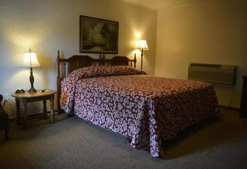 The Evergreen Motel In Kansas