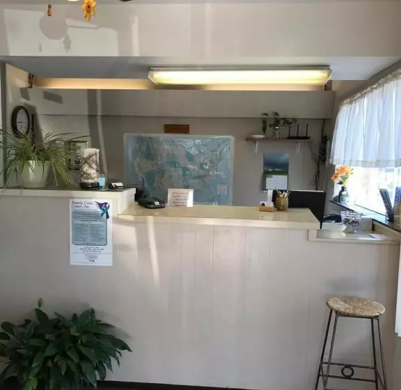 The Evergreen Motel In Kansas