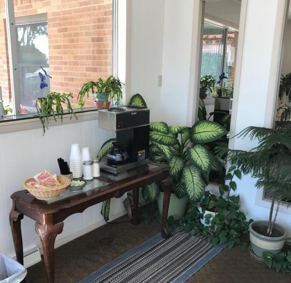 The Evergreen Motel In Kansas