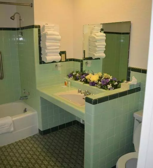 The Evergreen Motel In Kansas