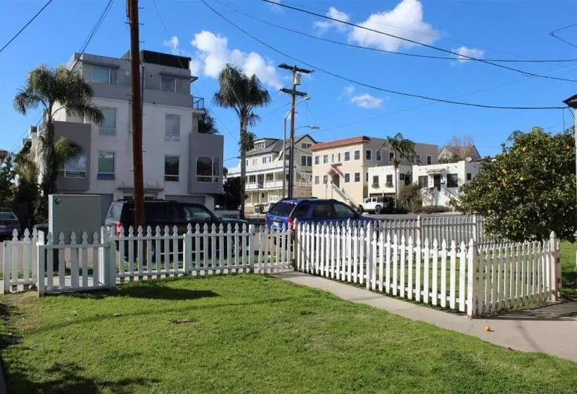 هتل Orange Tree Cottages Downtown
