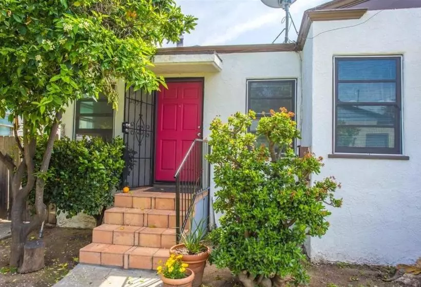 هتل Orange Tree Cottages Downtown