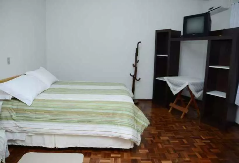 ペンション Pousada Adler