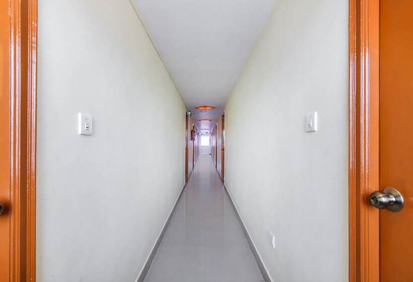 בית מלון כפרי Capital O 29342 Blu Resorts