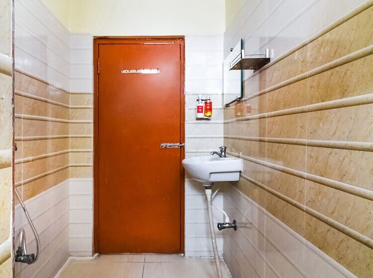 בית מלון כפרי Capital O 29342 Blu Resorts