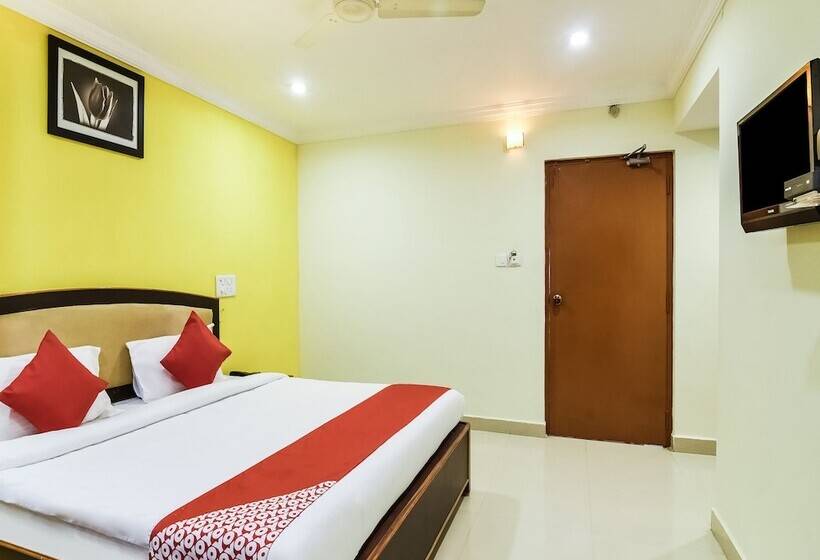 בית מלון כפרי Capital O 29342 Blu Resorts