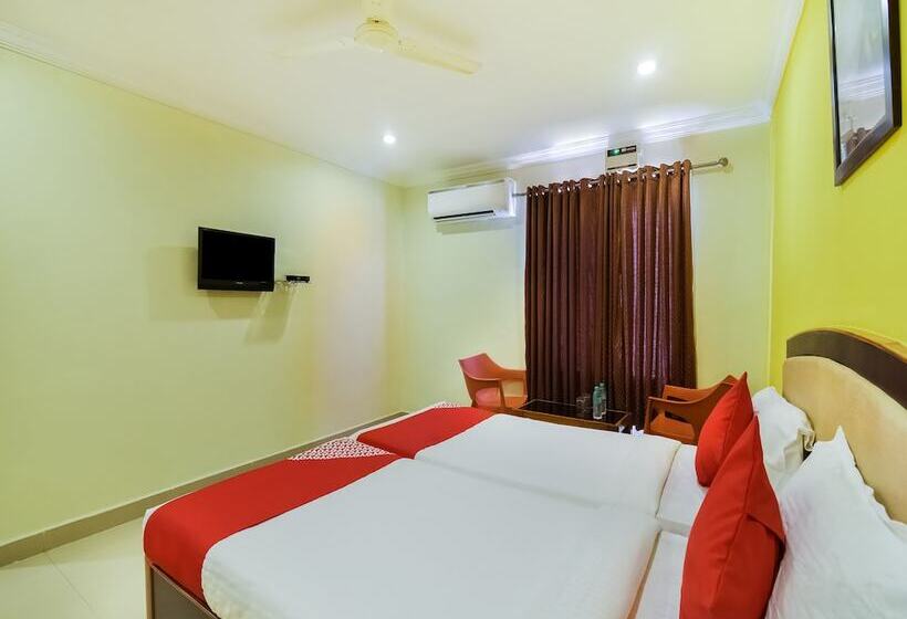 בית מלון כפרי Capital O 29342 Blu Resorts