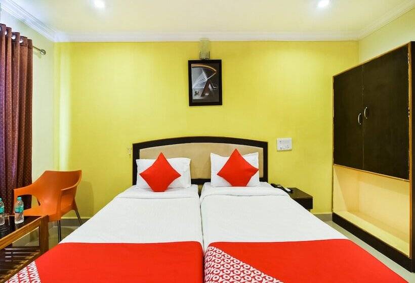 בית מלון כפרי Capital O 29342 Blu Resorts